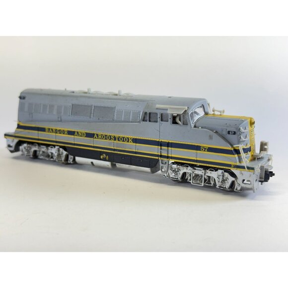 Bangor & Aroostook 57 Diesel Locomotive HO Scale Model Train Engine - Picture 2 of 9